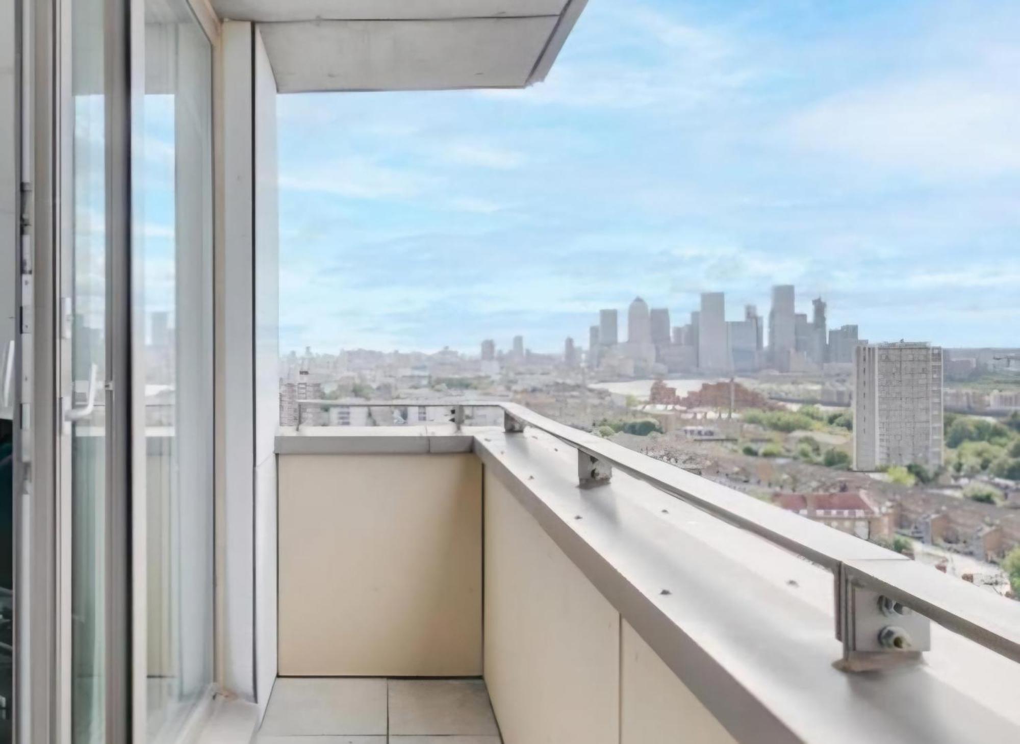 View Apartment, Short Walk To Tower Bridge, Free Parking London