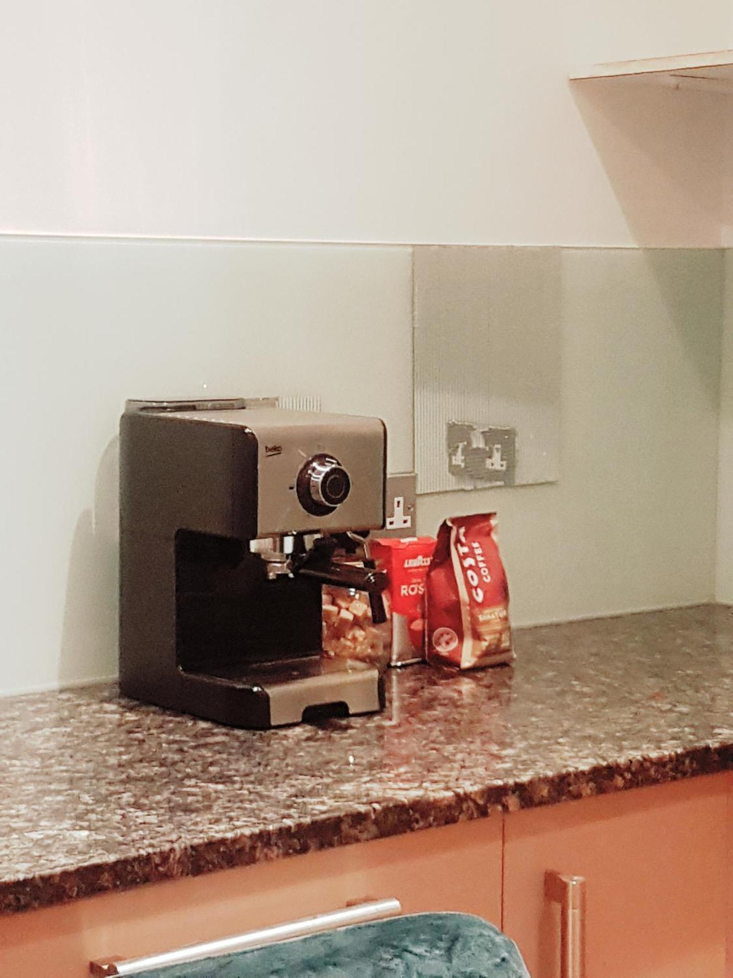 Apartment View Apartment, Short Walk To Tower Bridge, Free Parking London
