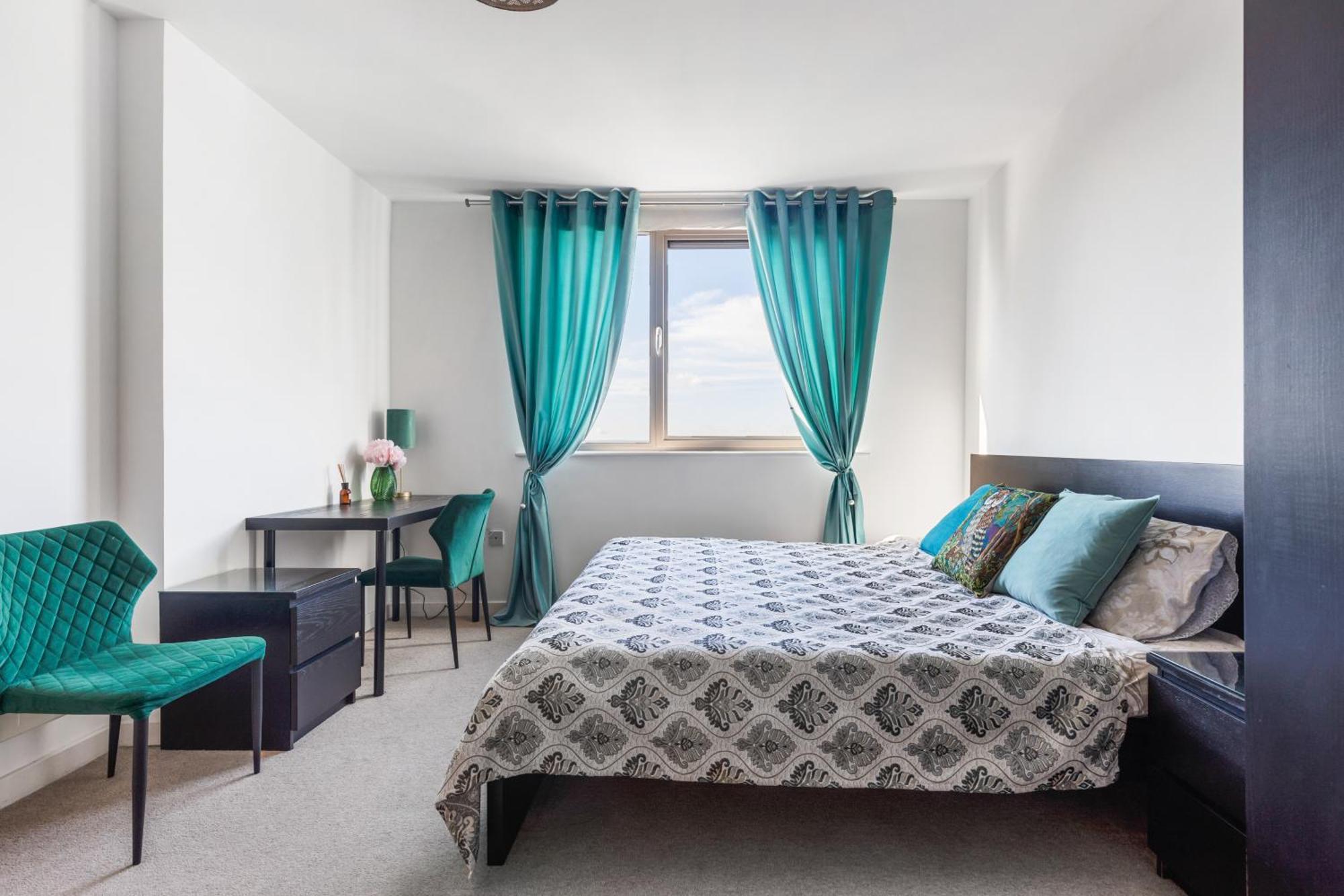 View Apartment, Short Walk To Tower Bridge, Free Parking Apartment